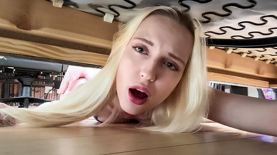 Caught with her booty up! - shina ryen, ryen.