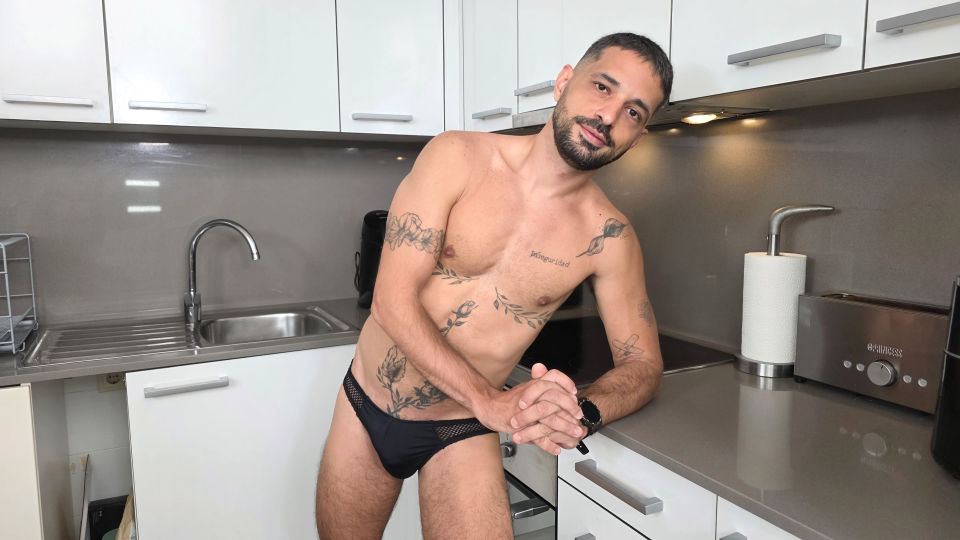 Interviewing Handsome Hunk Julian Shulxxx