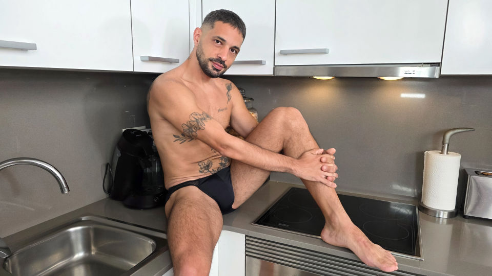 Interviewing Handsome Hunk Julian Shulxxx