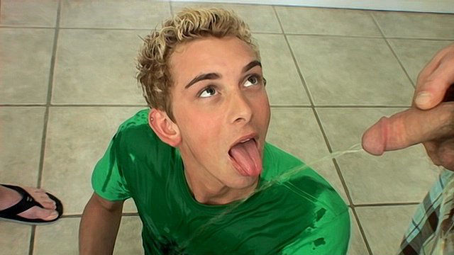 Hosing Down Hottie Hoyt