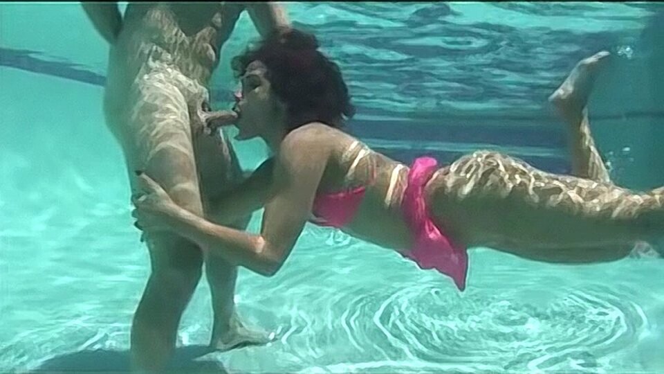 Miss Raquel Deep Throats Lars Underwater