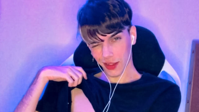 Freeballing Boy Squirts Big