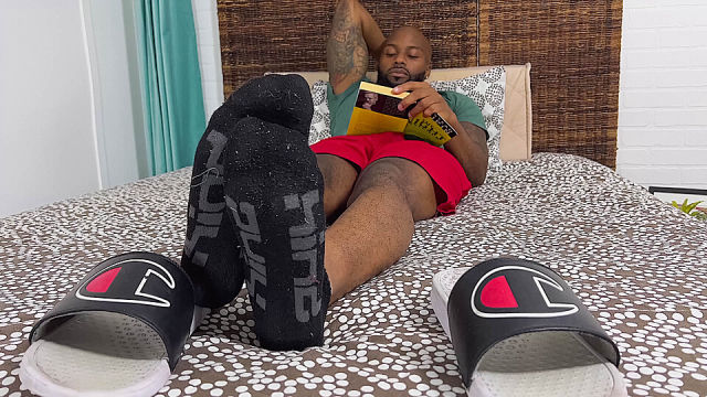 Spy on Dallas' Feet