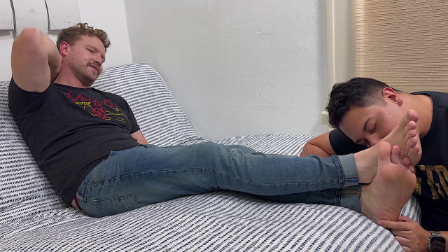 Russ' Size 11 Feet Worshiped