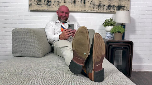 Killian's Wide Feet