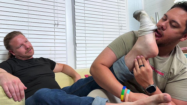 Russ' Feet Worshiped